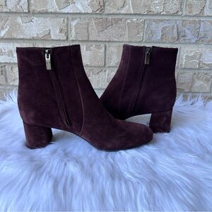 La CANADIENNE Rich Burgundy Block Heel Ankle Suede Booties Sise 9M 🌸